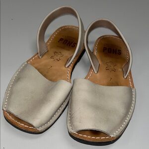 Pons Women's leather sling back Cream Sandals size 7